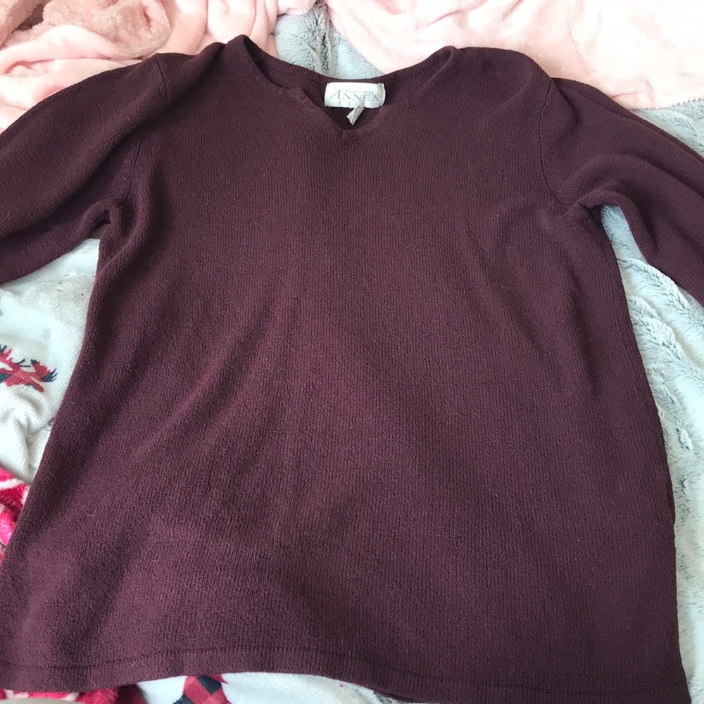 Burgundy V neck, like NEW.